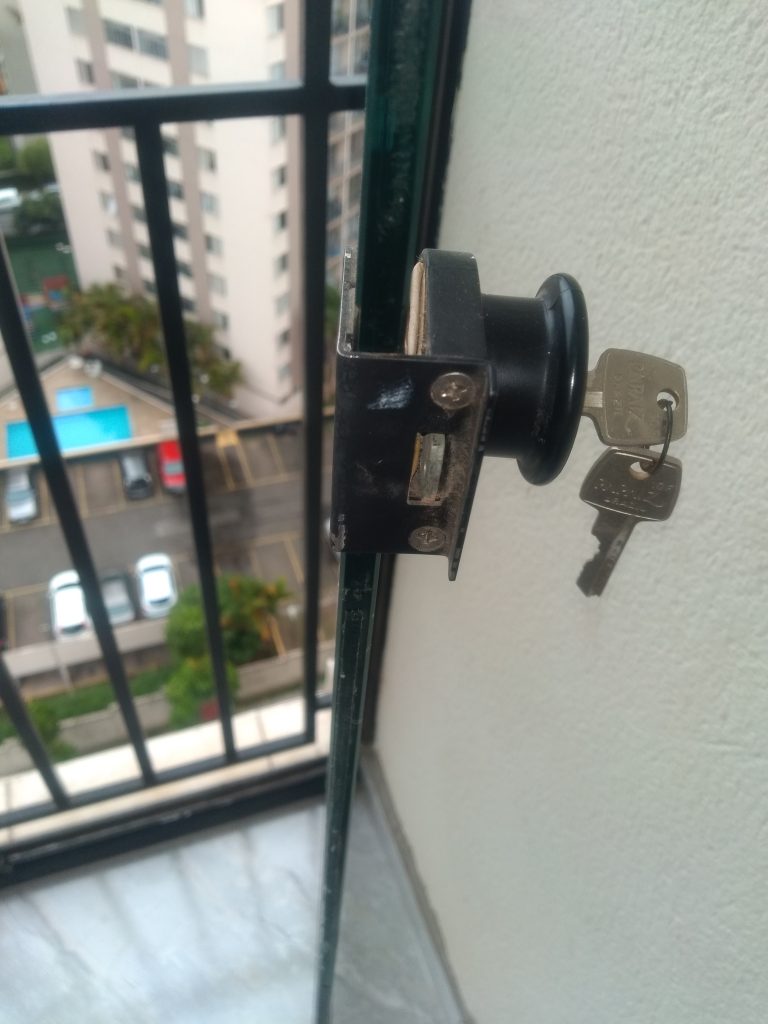 Manutenção na sacada-componentes-acessorios.jpg